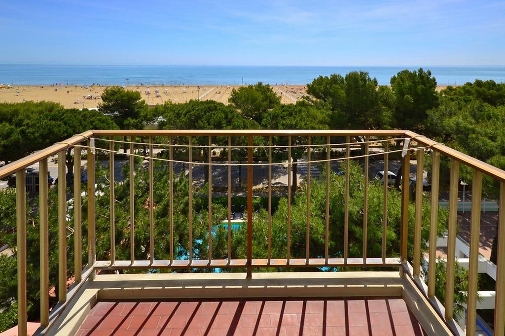 International Seaview Apartments Lignano Sabbiadoro Habitación foto